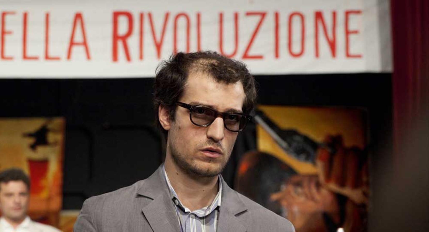 Fotogramas de la película 'Redoutable' dirigida por Michel Hazanavicius y protagonizada por Louis Garrel y Stacy Martin