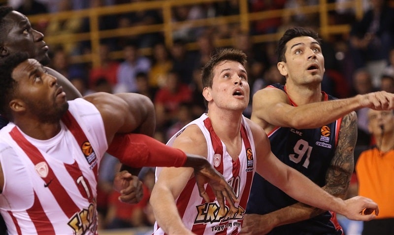 Las mejores imágenes del Olympiacos - Baskonia, primer partido de Euroliga de la temporada 2017-2018