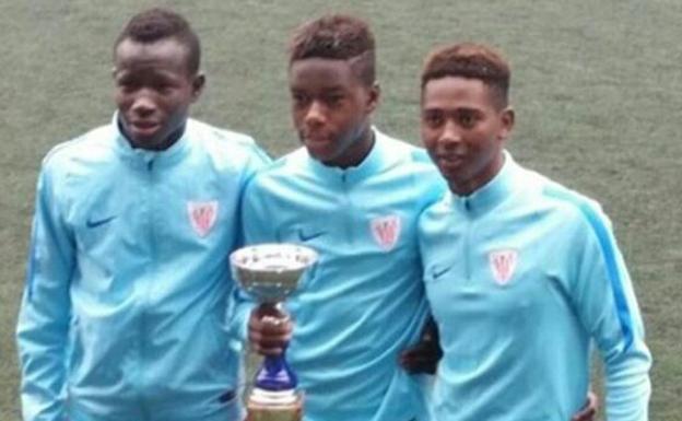 Los cachorros Mbaye Barro, Nicholas Williams y Tinbit Manero son jugadores del Cadete A.