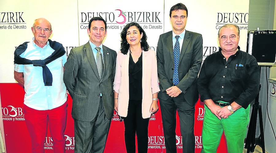 Txiki Carrocera, Asier Abaunza, Yolanda Díez, Héctor Sánchez y Montxu Martínez. 