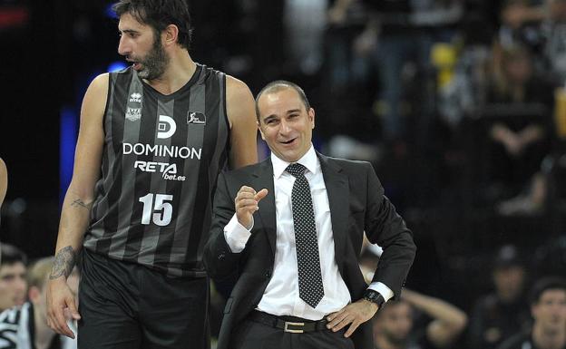 Carles Durán, con Mumbrú en un partido.