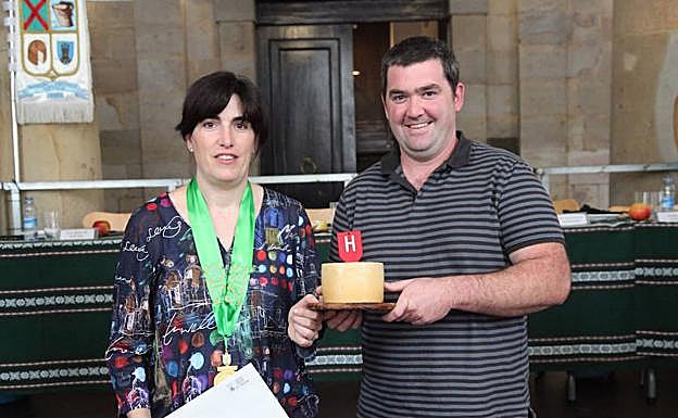 Puy Arrieta y Jon Etxebarria, ganadores en 2012 y 2015, campeones de campeones tras el certamen que se ha celebrado en Ordizia.