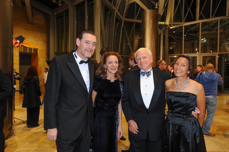 Miguel Zugaza, Susana Astigarraga, Paul y Sandra Schwartzbaum.