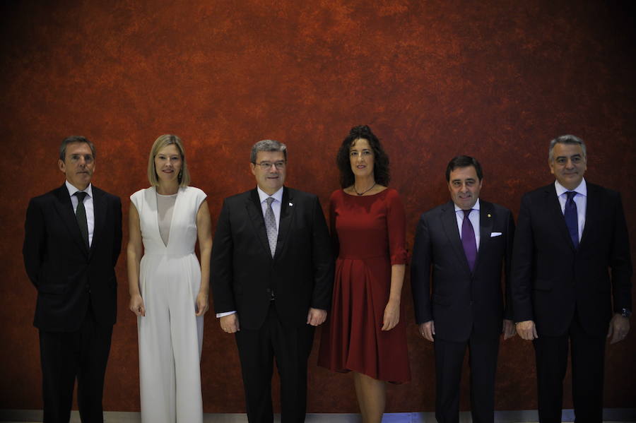 Asís Canales, Ana Otadui, Juan María Aburto, Lorea Bilbao, Juan Carlos Matellanes y Javier de Andrés.