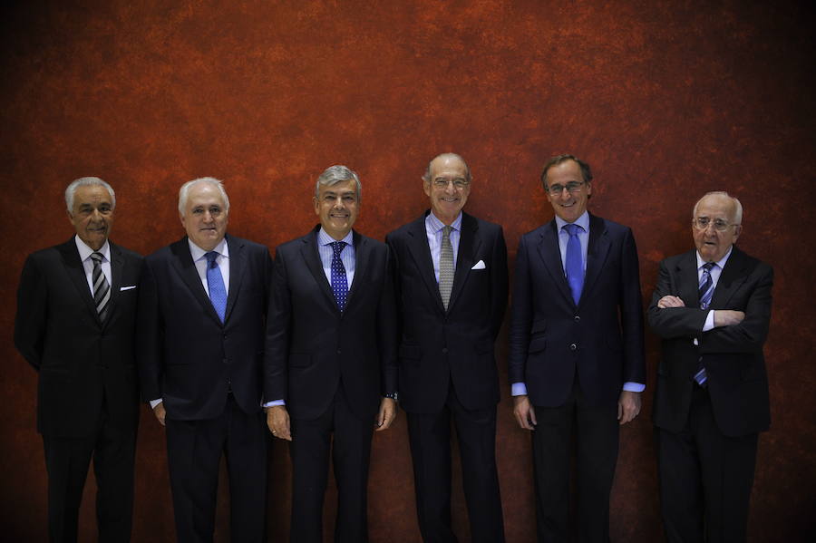 Carmelo Flores, José María Guibert, Carlos Gorria, José Antonio Isusi, Alfonso Alonso y Juanjo Alonso. 