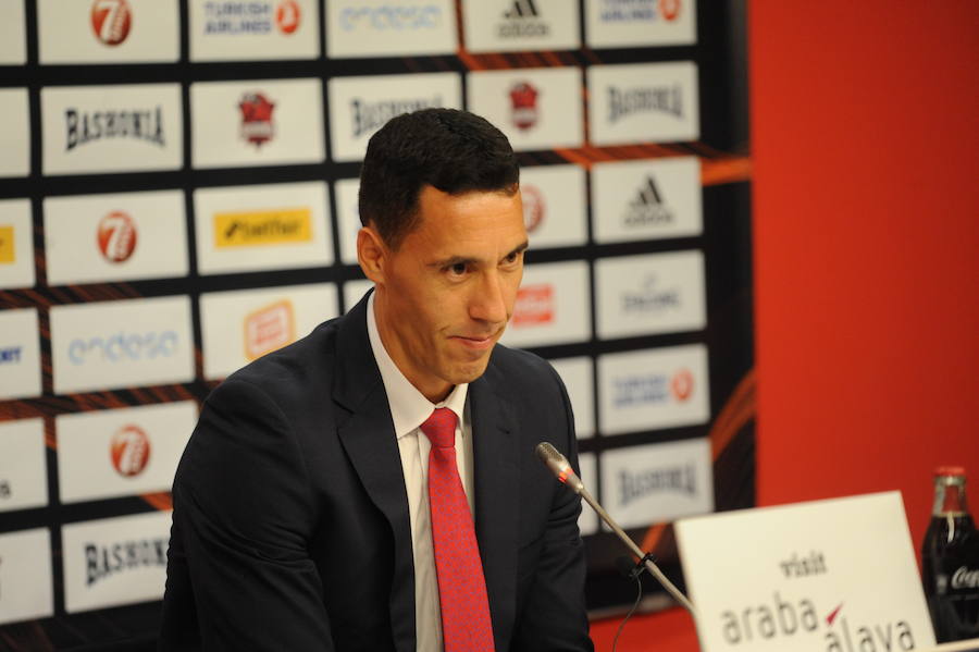 Los últimos pasos de Pablo Prigioni en el Buesa Arena como entrenador del Baskonia