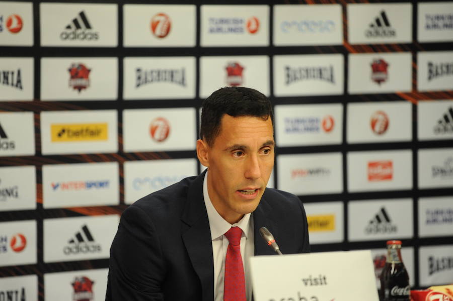 Los últimos pasos de Pablo Prigioni en el Buesa Arena como entrenador del Baskonia