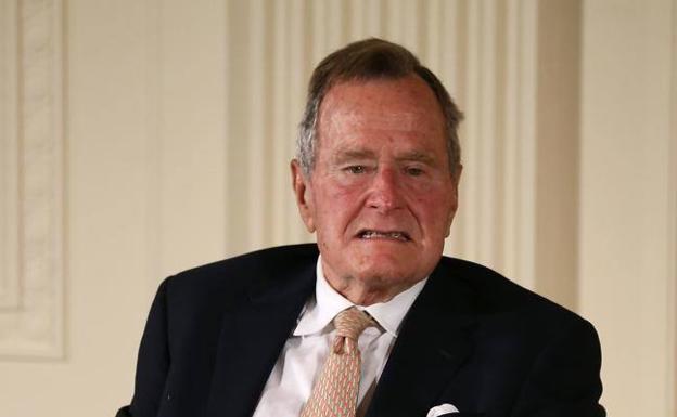 George Bush, sobón por partida triple