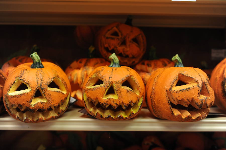 Sobre patines, en una visita guiada, con una ginkana nocturna o en una de las tantas discotecas y bares de Vitoria. Vete organizando para la noche más terrorífica del año