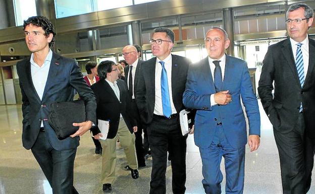 Los tres diputados generales y el presidente de Eudel acuden al Consejo Vasco de Finanzas.