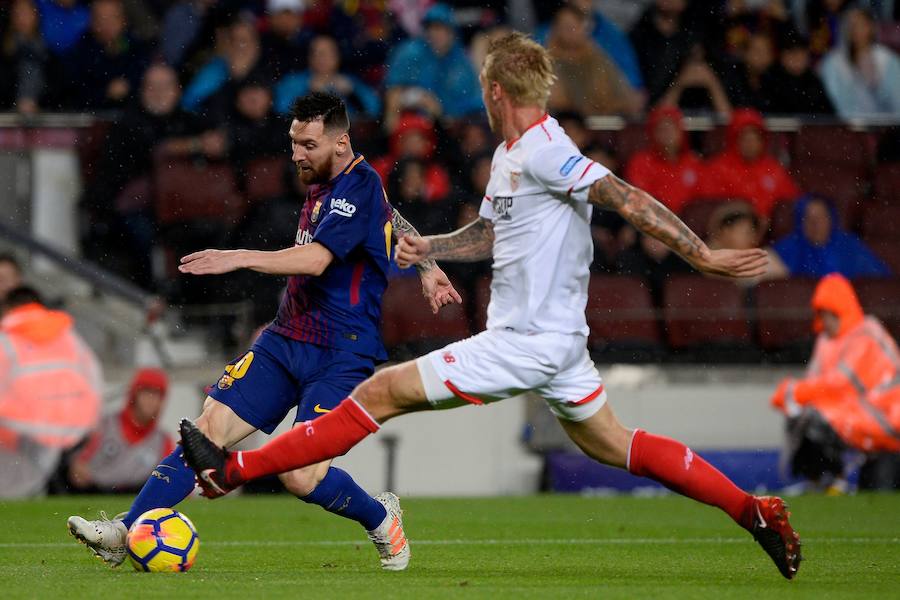 El líder de la Liga venció por 2-1 al conjunto hispalense gracias a un doblete de Paco Alcácer.