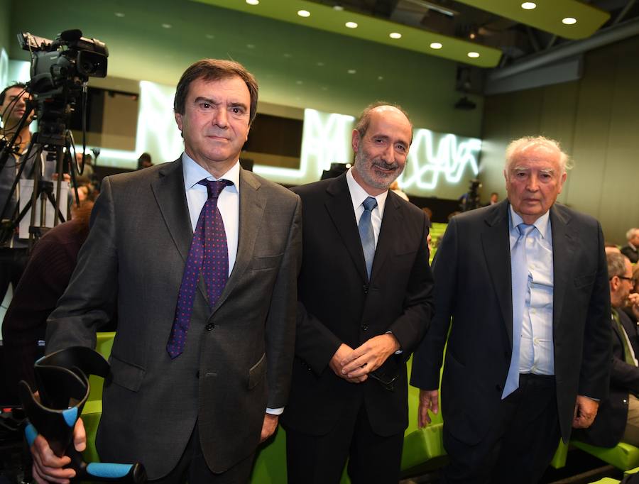 José Luis López Gil, Eduardo Junkera y Gregorio Uribe-Extebarria.