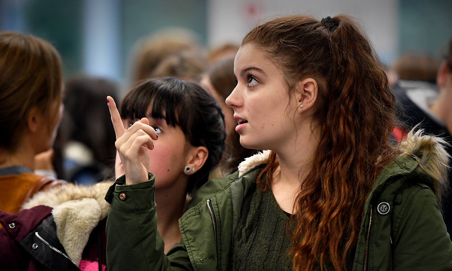 El Palacio acoge la Feria Universitaria Unitour para informar a los jóvenes de las distinas universidades y grados disponibles oara la profesión que deseen