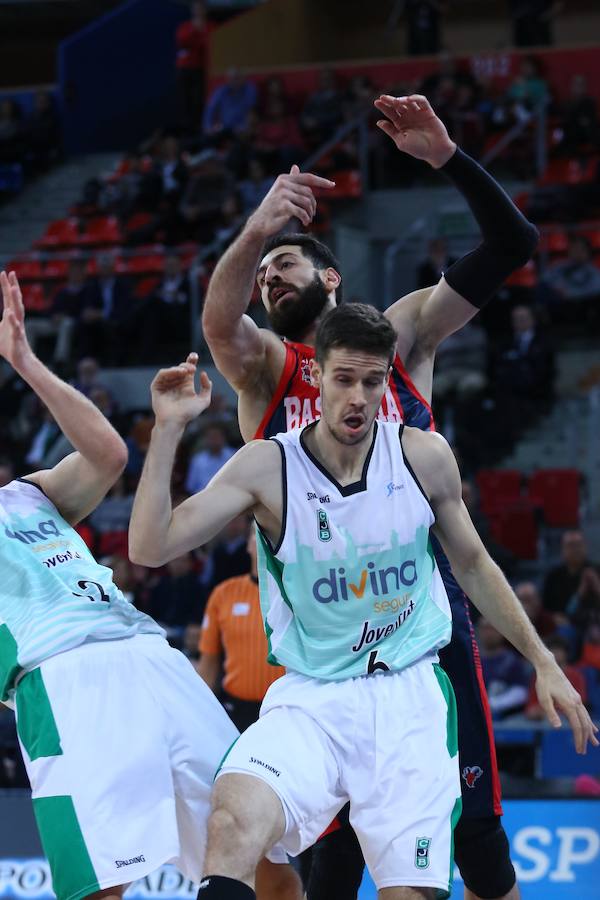 Las mejores imágenes del partido Baskonia - Joventut de la Liga Endesa 2017/2018.