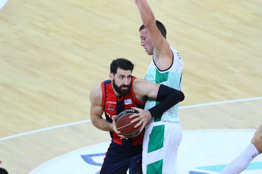 Las mejores imágenes del partido Baskonia - Joventut de la Liga Endesa 2017/2018.