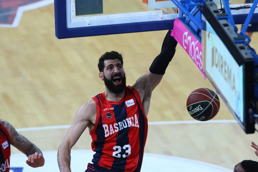 Las mejores imágenes del partido Baskonia - Joventut de la Liga Endesa 2017/2018.