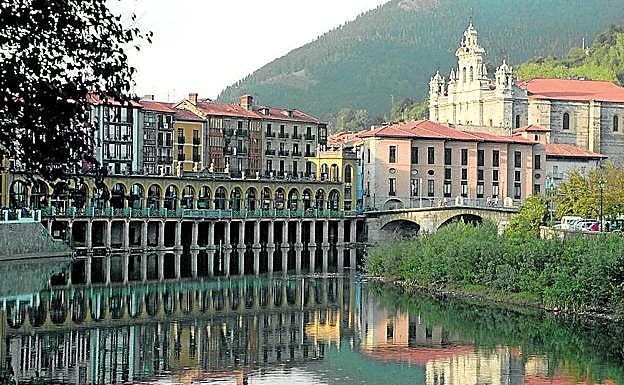 El río Oria a su paso por Tolosa.