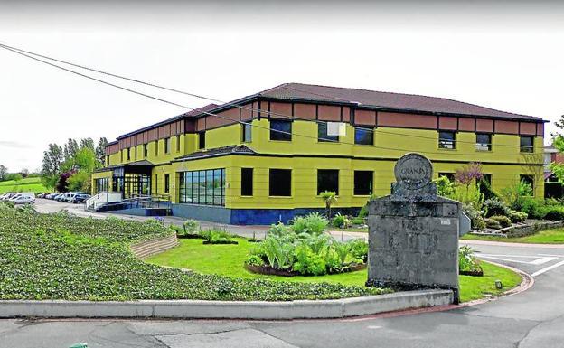 Piden 16 años de cárcel para un exprofesor de un instituto de Vitoria por «abusos» a alumnas