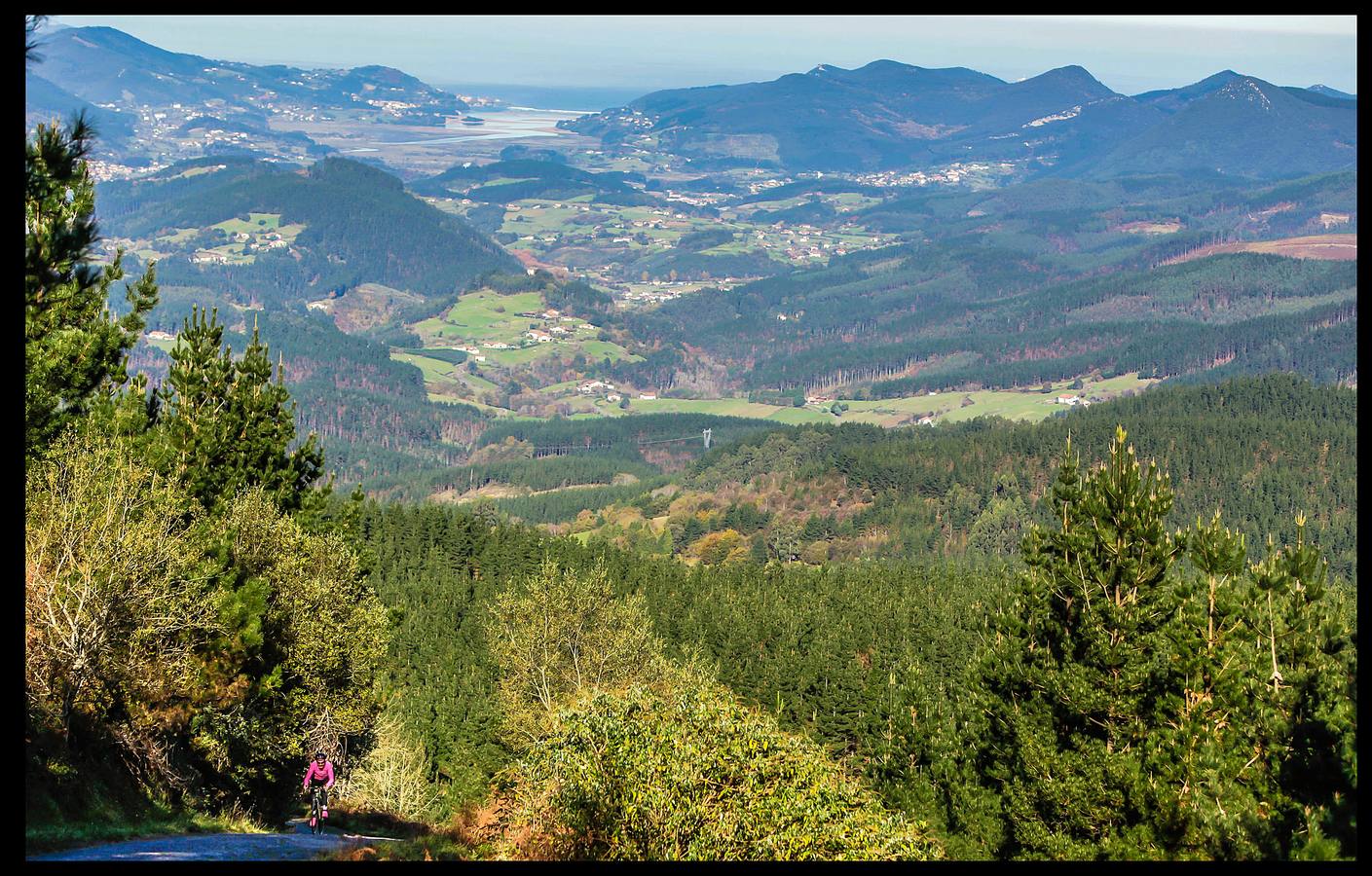 Acompañamos a cuatro ciclistas hasta la cima de Oiz, final de etapa en la ronda de 2018