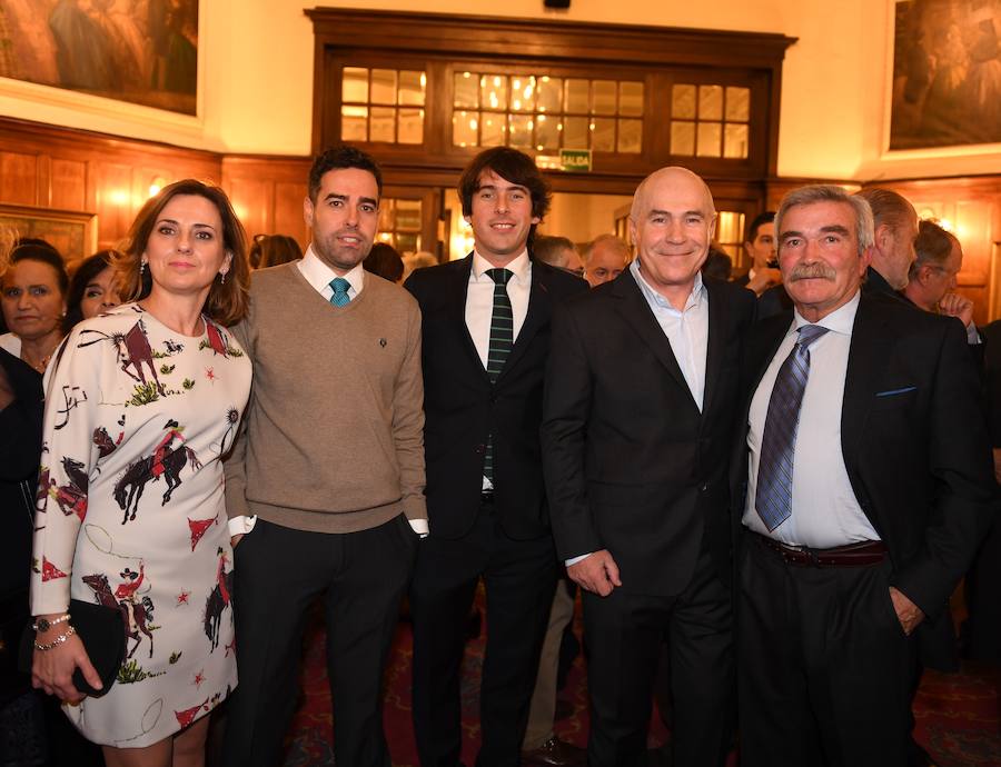 Inmaculada Moro, Irrintzi Fernández, Álvaro Díaz, Antonio Clemente y Javier Rodero.