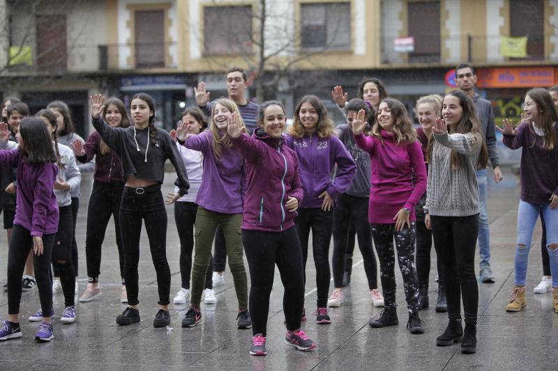 Decenas de personas participan en las concentraciones organizadas en Biizkaia contra las agresiones machistas