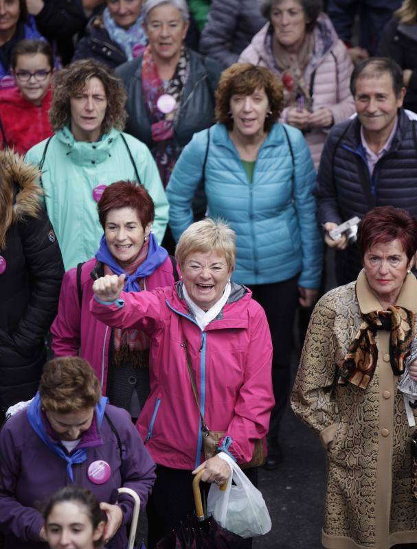 Decenas de personas participan en las concentraciones organizadas en Biizkaia contra las agresiones machistas