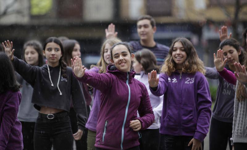 Decenas de personas participan en las concentraciones organizadas en Biizkaia contra las agresiones machistas