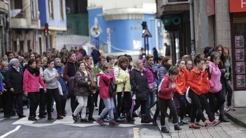 Decenas de personas participan en las concentraciones organizadas en Biizkaia contra las agresiones machistas