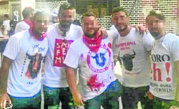 Los cinco amigos sevillanos que presuntamente violaron a una joven en Pamplona, durante los Sanfermines de 2016.