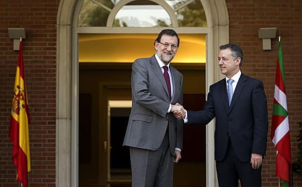 Rajoy saluda a Urkullu en La Moncloa. 