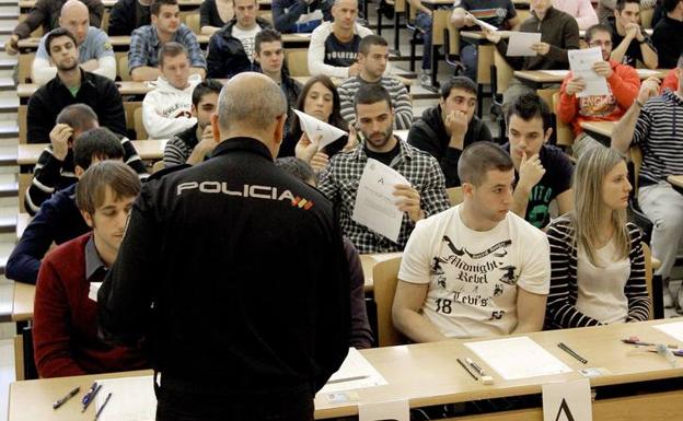 Aspirantes al Cuerpo de la Policía nacional (archivo)