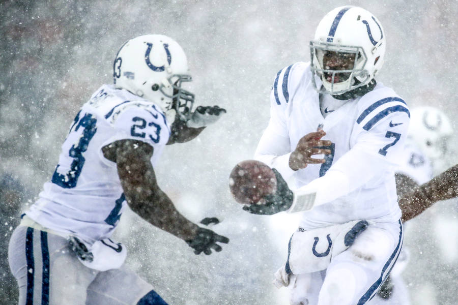 Una tormenta helada sorprendió a los Indianapolis Colts y los Buffalo Bills en pleno partido en Ochard Park