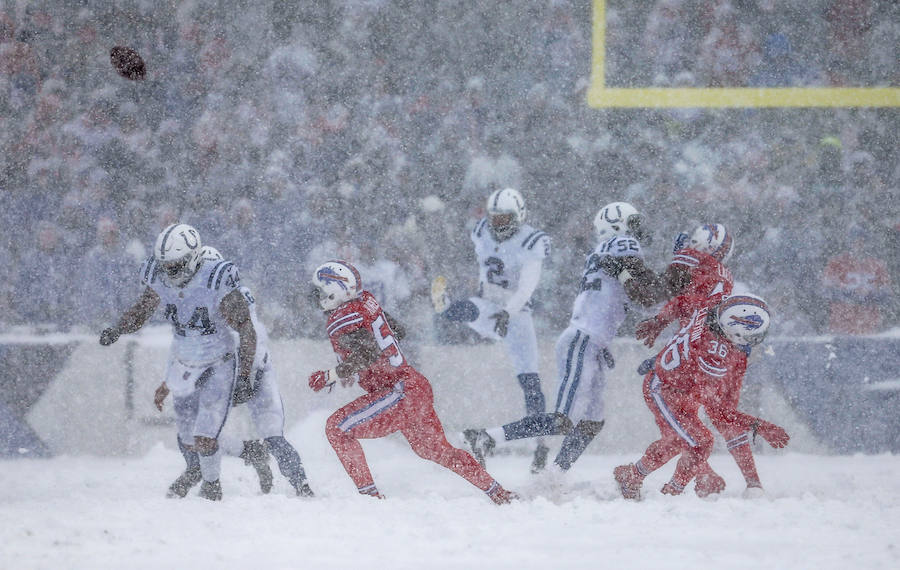 Una tormenta helada sorprendió a los Indianapolis Colts y los Buffalo Bills en pleno partido en Ochard Park