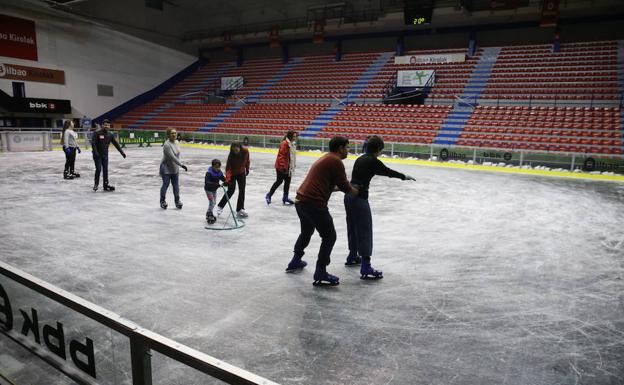 La pista de hielo de La Casilla abrió sus puertas el pasado 5 de diciembre. 