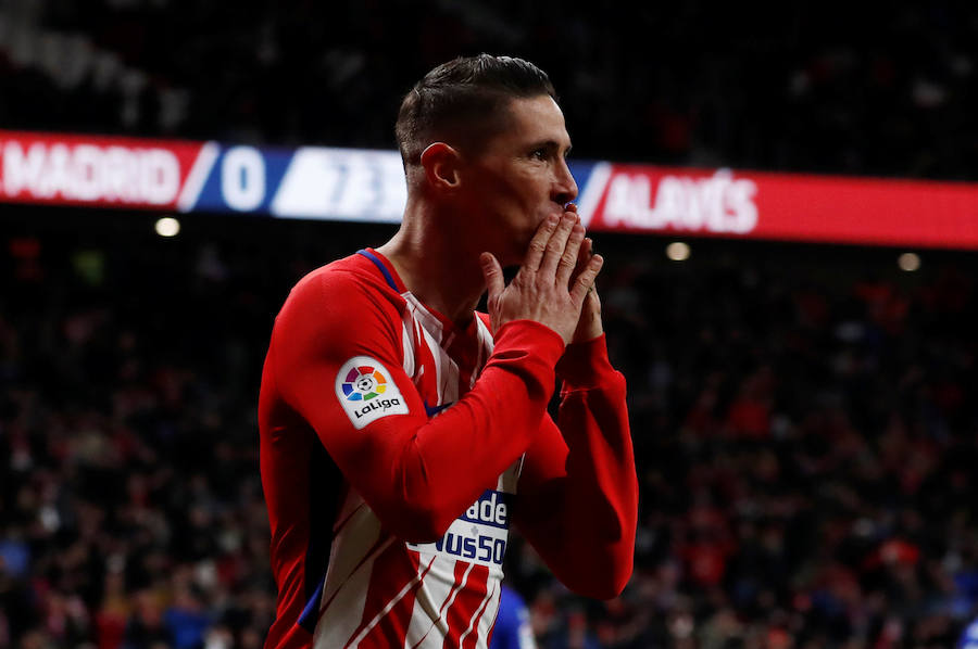 Un gol de Fernando Torres, que partió de suplente, a falta de 20 minutos para el final, dio la victoria al Atlético ante el Alavés en la jornada 16 de Liga.