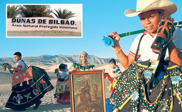 Imagen principal - Danza de los Caballitos, basada en los combates de cristianos y musulmanes en la Península Ibérica, y entrada a las dunas.