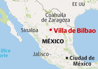 Imagen secundaria 1 - Danza de los Caballitos, basada en los combates de cristianos y musulmanes en la Península Ibérica, y entrada a las dunas.