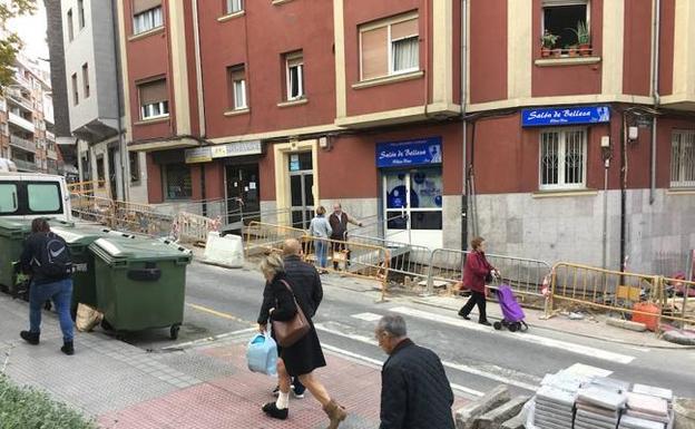 Las obras de la calle Santa Eulalia tenían que haber terminado en verano. 