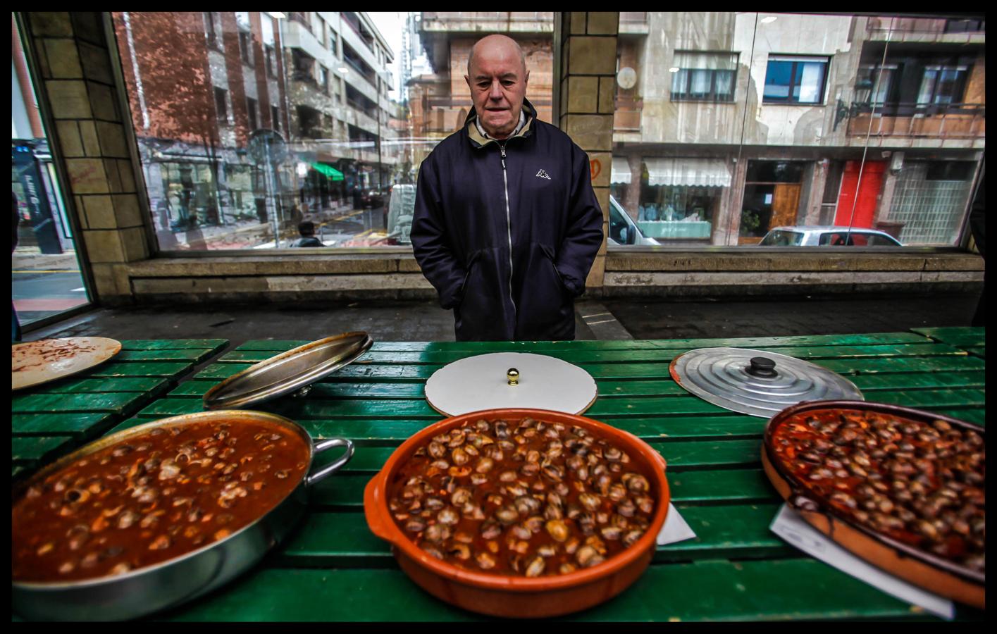 Los participantes han presentado sus deliciosos platos en el Concurso de caracoles de Euskadi y concurso de cazuela de caracol casera