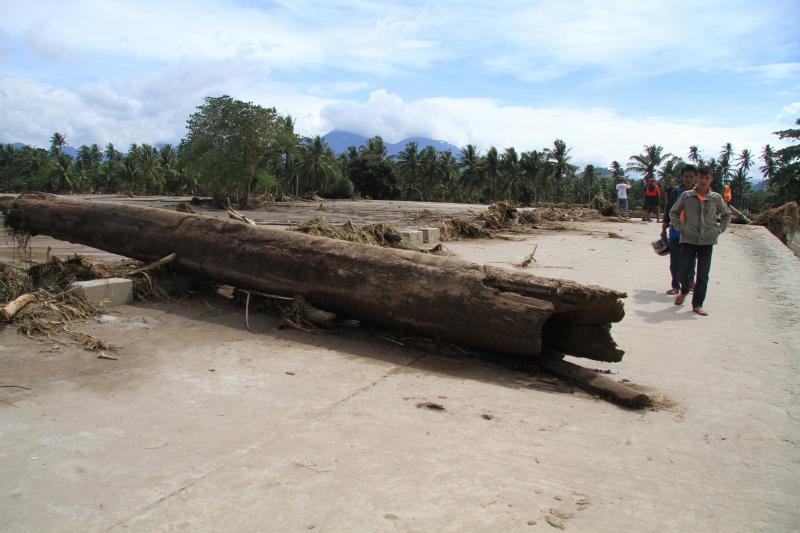 La Policía, que ha alertado de la presencia de peligrosos aludes de lodo, ha señalado que la mayoría de las víctimas mortales han sido registradas en la isla de Mindanao