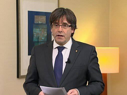 CARLES PUIGDEMONT | El presidente cesado de la Generalitat catalana. El 1 de octubre estaba convocado un referéndum que acabó con la Declaración Unilateral de Independencia aprobada por el Parlament el 27 de octubre. El día 28 el Gobierno aprobó las medidas del 155 y Puigdemont emprendió el día 29 un viaje a Bruselas, ciudad en la que aún sigue. Ha sido en España el segundo nombre más buscado en 2017 a través de Google.