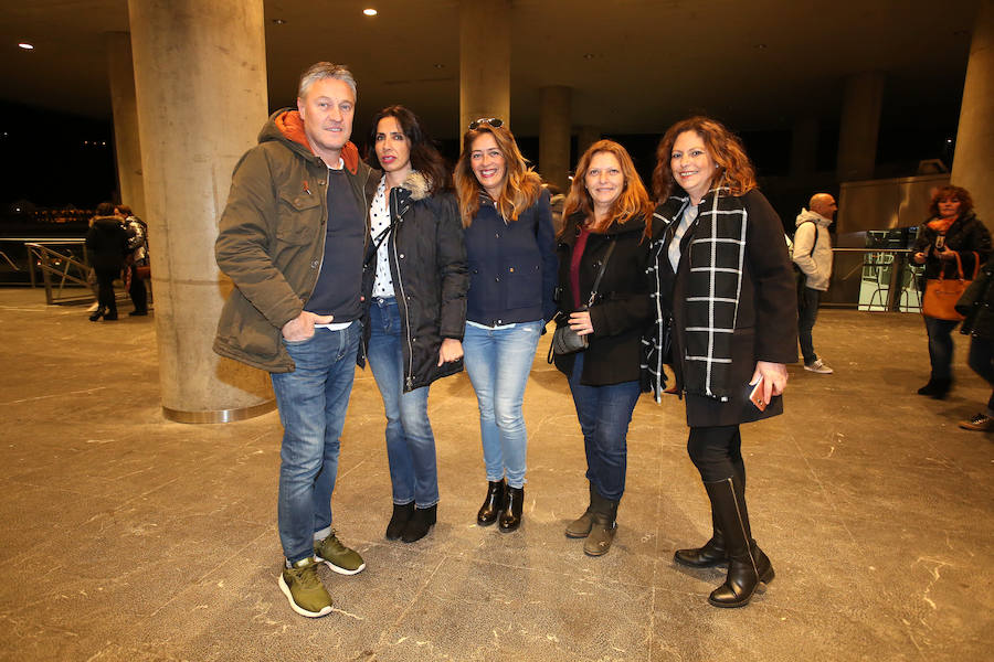 Raúl López, Begoña y Mari Fernández, Encarni y Conchi Carrasco.