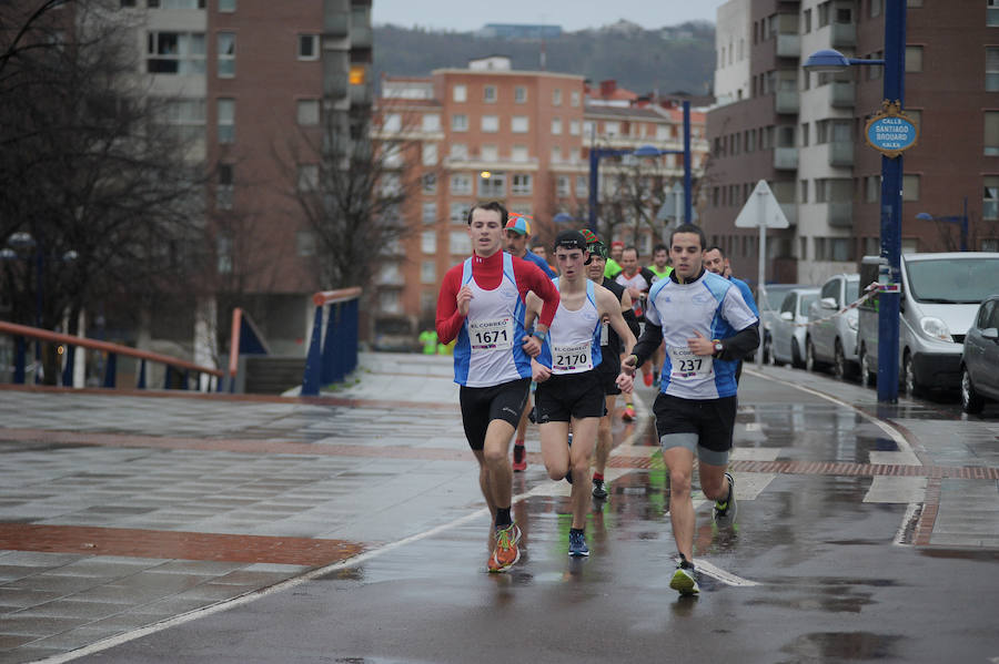 Cerca de 2.500 participantes han querido decir adiós al 2017 a la carrera