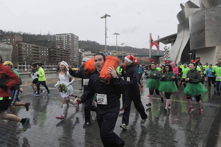 Cerca de 2.500 participantes han querido decir adiós al 2017 a la carrera