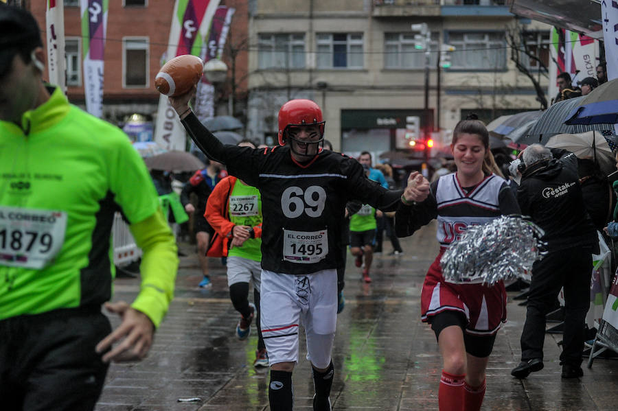 Cerca de 2.500 participantes han querido decir adiós al 2017 a la carrera