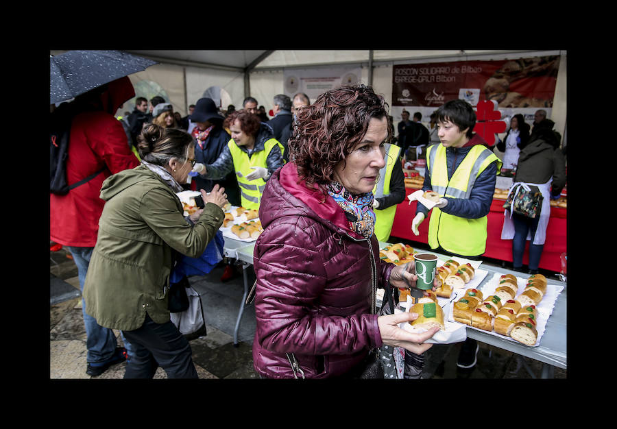 La Plaza Nueva se empacha con 500 kilos de Roscón Solidario