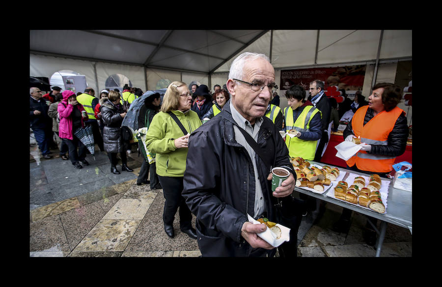 La Plaza Nueva se empacha con 500 kilos de Roscón Solidario