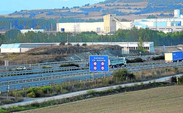 El polígono de Los Llanos se ubica en Iruña de Oca, al pie de la -N-1. 