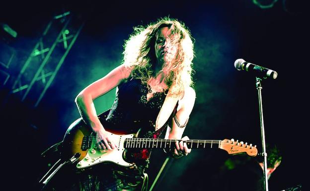 Ana Popovic se curtió en los clubes de Holanda, en los que trabajaba para pagarse su estancia en la Universidad de Utrecht.