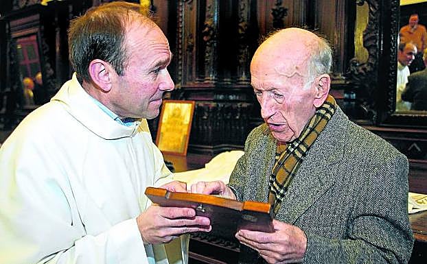 Ángel Mari Unzueta durante el homenaje que se tributó a su tío Inazio Zamalloa.